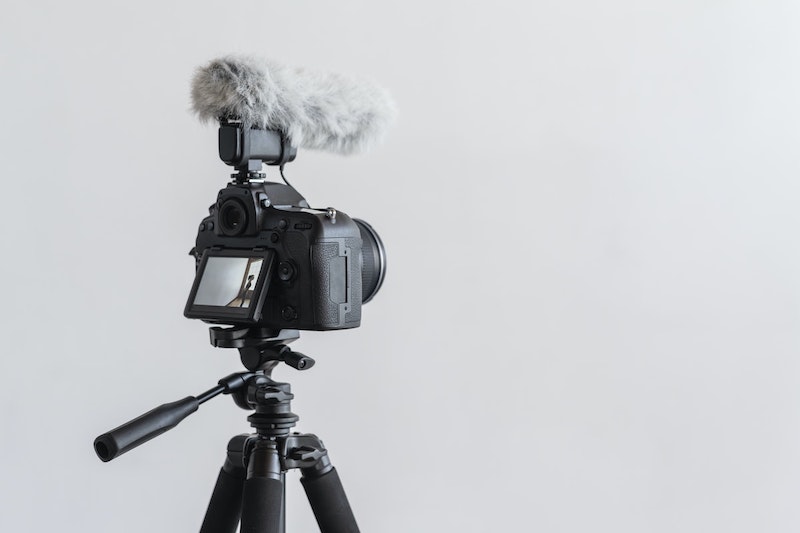 dslr camera on a tripod